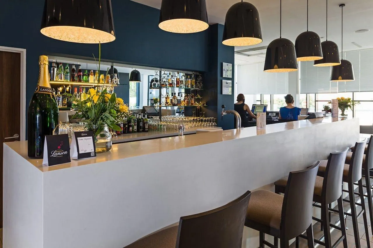 Holiday Inn Express Marseille Airport Vitrolles  Hotell